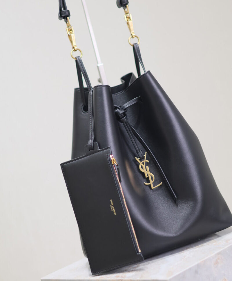 Saint Laurent Paris Vii Pochon In Lambskin Black